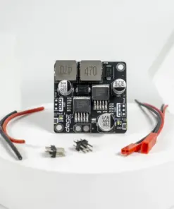 Degz 5V–12V Gerilim Regülatörü - Bileşen yüzü ve kablolar