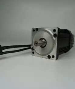 750 W Servo Motor ve Sürücü Seti (İkinci El) - Mil ve bağlantı kablosu